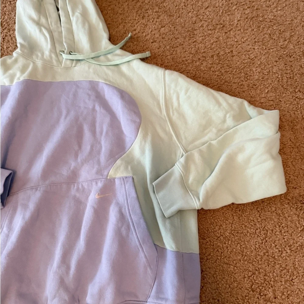 Nike Mint and Lavender Hoodie